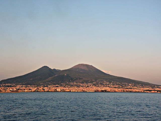 Vesuvio_da_mare_2